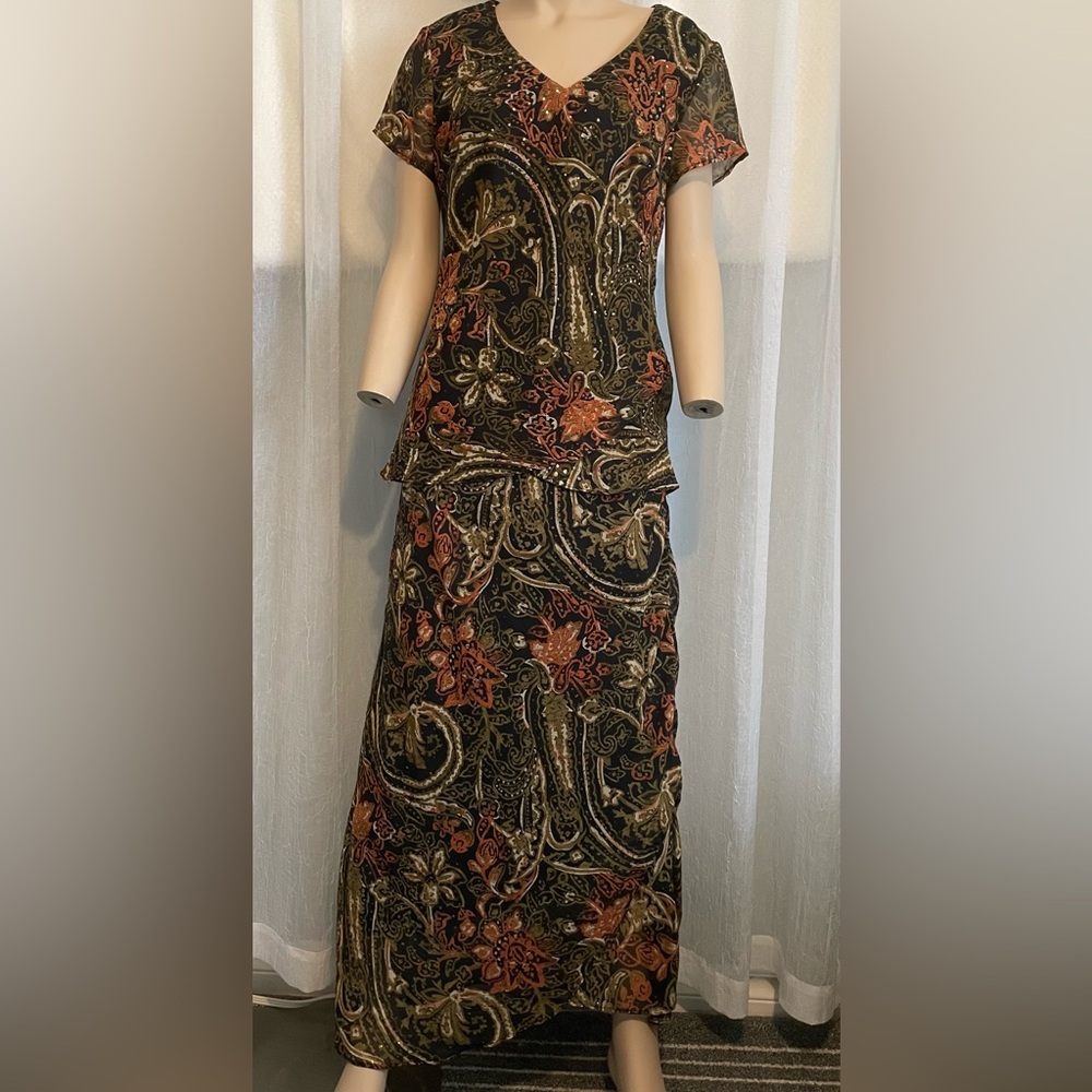Tradition two piece top and skirt orange rust and kaki flecks of gold size 8